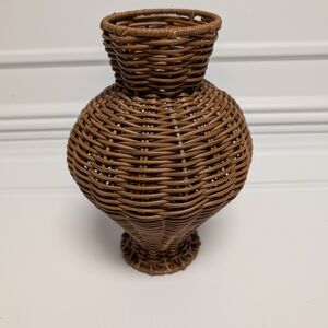 NWOT Better Homes & Gardens Woven Faux Rattan Indoor Vase, 10", Brown